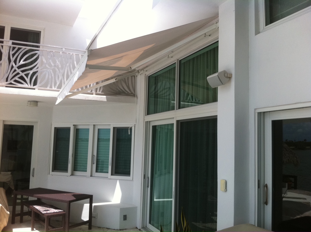 Retractable awning installation — South Florida